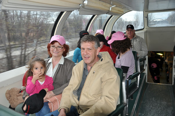 CNW-Man-&-his-family.jpg - Illinois Division Engineer John Porretto & family.