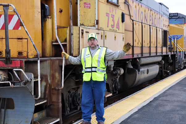 CNW-man-Shedon-Schwisch.jpg - Chicago Freight Terminals Engineer Sheldon Soldwisch.