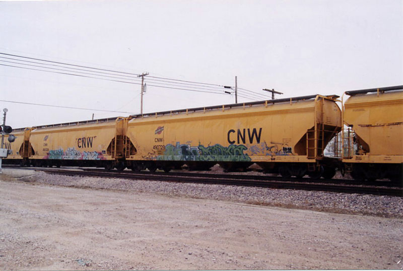 016.jpg.jpg - Hoppers at Highway A on the New Line in October 2005.