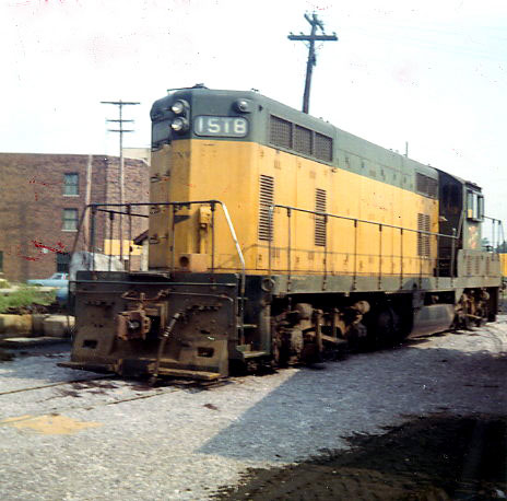 001.jpg.jpg - The first GP7, the 1518, photographed at the Kenosha, Wisconsin Diesel Ramp.