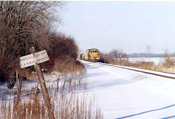 036.jpg.jpg - A C&NW "No Trespassing" sign survives along the New Line, February 2007.