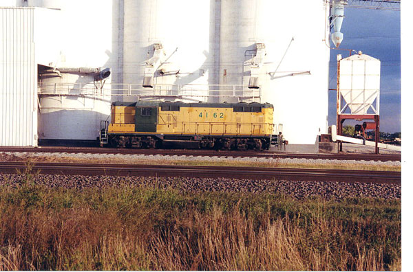 053.jpg.jpg - Wally found an old friend at Kearney, Nebraska in September, 2004 - C&NW 4162, now owned by a private company.  Wally put in a lot of time with this engine.