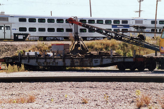 083.jpg - C&NW flat car at the Kenosha, WI passenger yard, 10/2770.