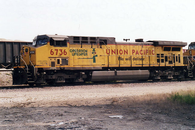 084.jpg - Former C&NW engine painted over by the UP.  Bain, WI, 10/2007.