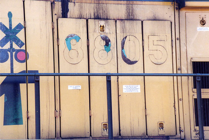 085.jpg - Former C&NW 8805, now a UP unit at Waukegan, IL, 10/2007 - needing some paint.