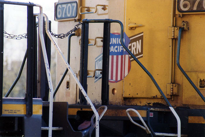 086.jpg - C&NW 8808, now a UP unit.  Note the "high quality" patch job.