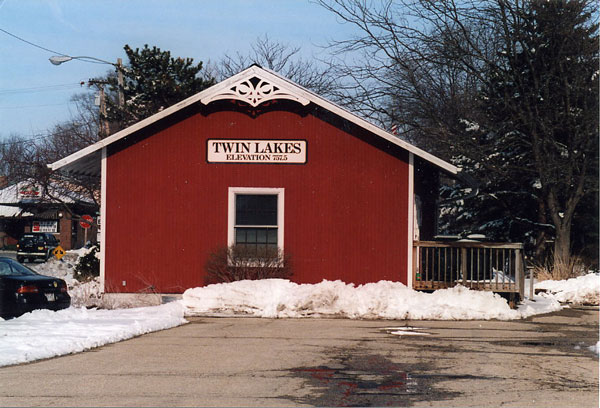 095.jpg - The Twin Lakes Depot is a survivor, March 2008.
