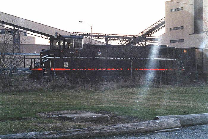 147.jpg - May, 2009 - A P-4 engine dumping coal at the Pleasant Prairie Power Plant.