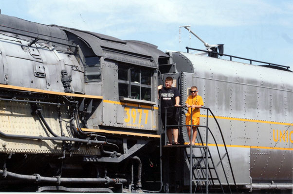 228.jpg - Wally's grand sons about to inspect the 3977's cab.