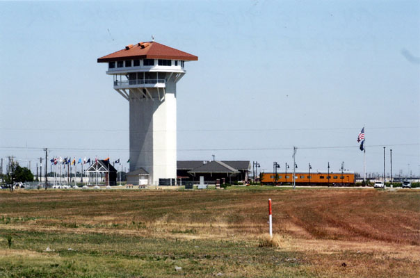231.jpg - This tower at Bailey Yard in North Platte, NE is for visitors.