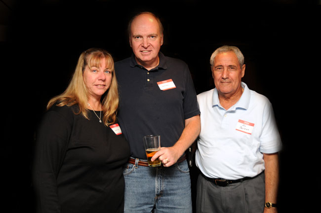 Chicago,-Sept.-24,-2011-029.jpg - Marilyn & John Carlson and Sy Berman.