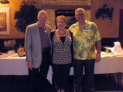 P1290488.jpg - Jim Hansen, Vicki & Dan Barden.