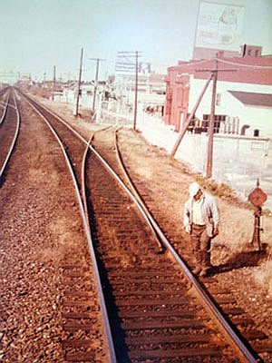 rrdays-028.jpg - Between Clybourn and the former Wood Street Tower.  They are getting ready to switch the DuPont Plant.  Taken by Al Smith in November 1875.